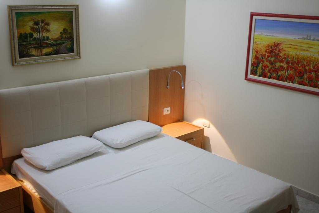 Hotel Martini Vlorë Rom bilde