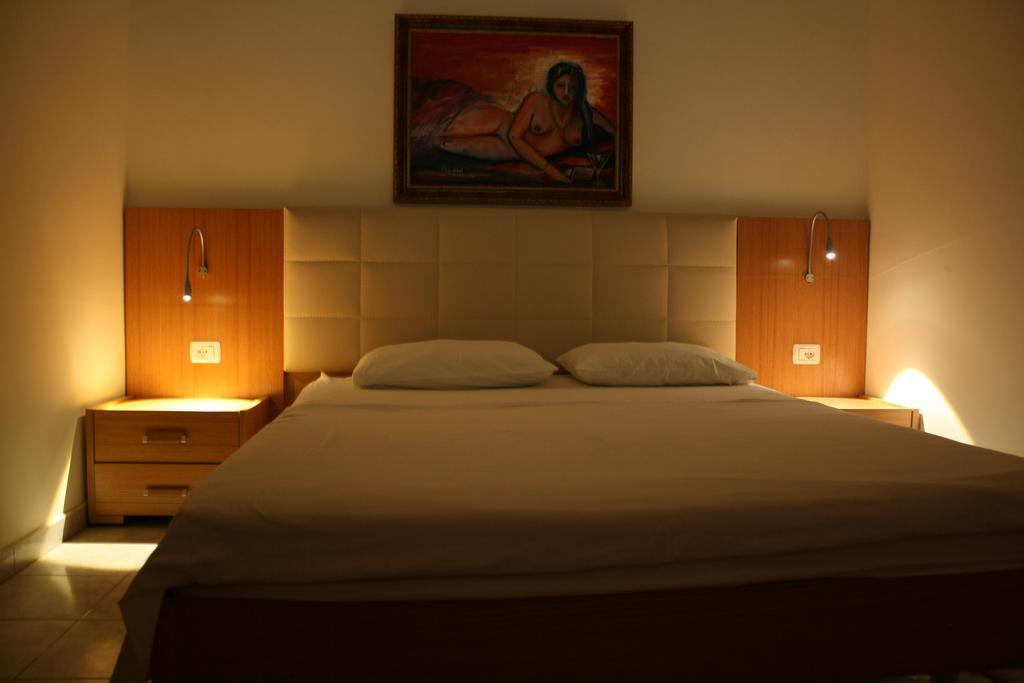 Hotel Martini Vlorë Rom bilde