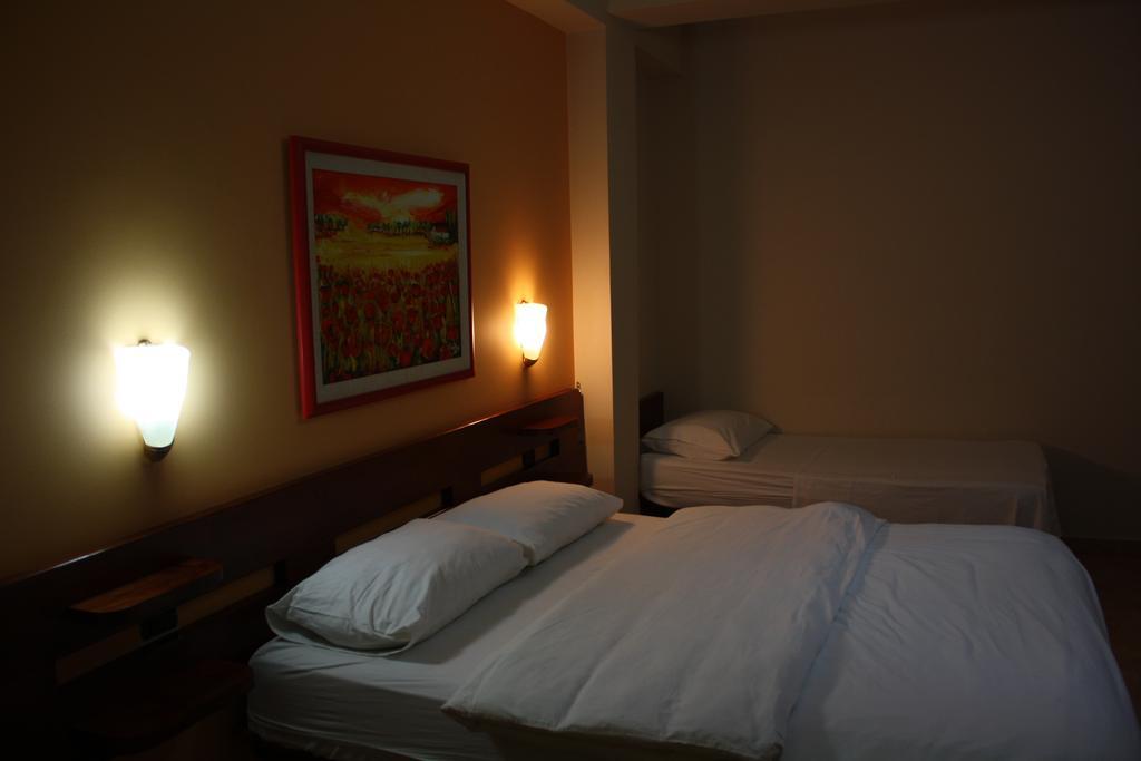 Hotel Martini Vlorë Rom bilde